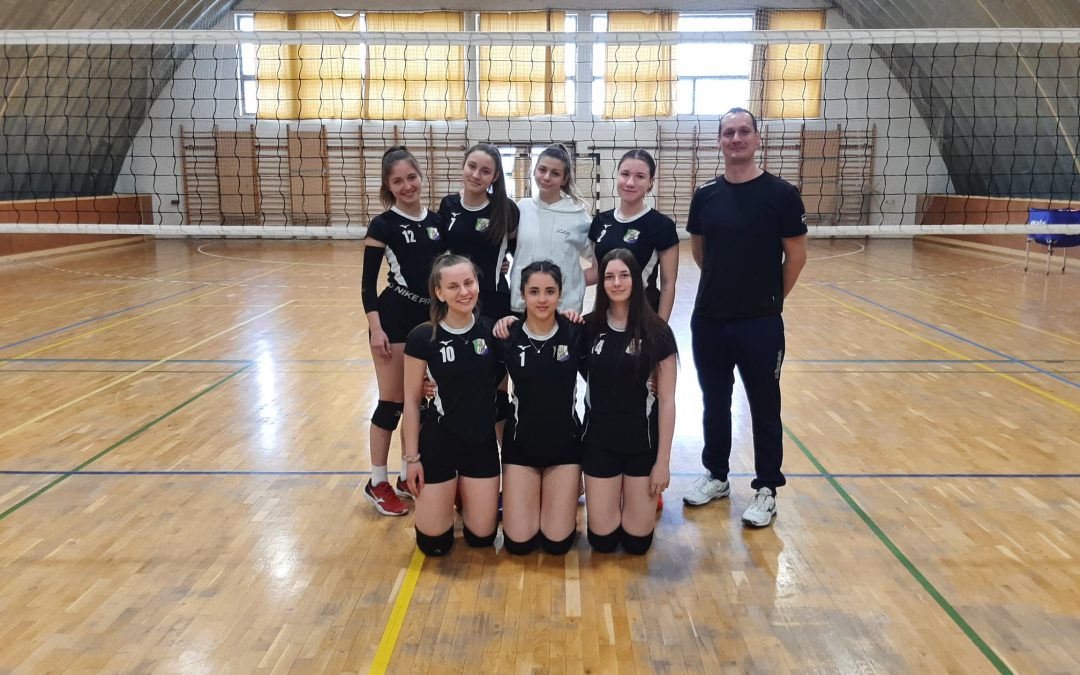 Röplabda U19 – női dupla siker Nemesvámoson, férfi vegyes eredmény hazai pályán