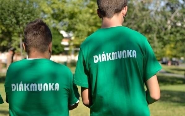 Félidejénél tart a nyári diákmunka program, ami Sülysápon is igen népszerű